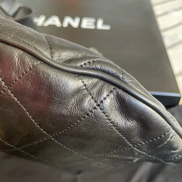 💯% Authentic Chanel hobo crossbody bag - Picture 10 of 17